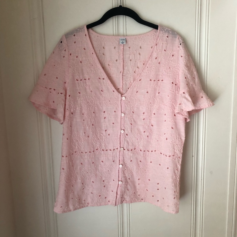 NWOT Light Pink Eyelet Top w/ Flutter Sleeves